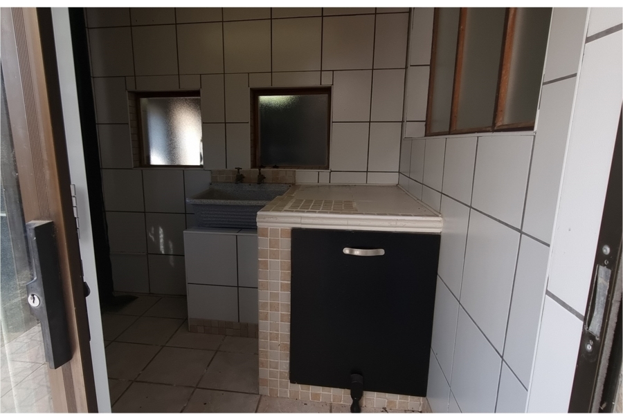 4 Bedroom Property for Sale in Sunnyridge Eastern Cape